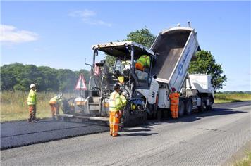 Resurfacing of B4380 in Atcham